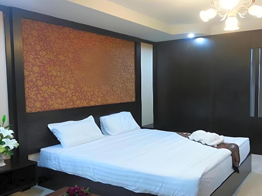 Le Parc Wangnang Hotel Phitsanulok Exterior photo