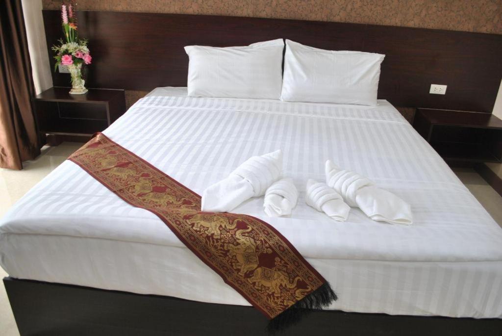 Le Parc Wangnang Hotel Phitsanulok Exterior photo