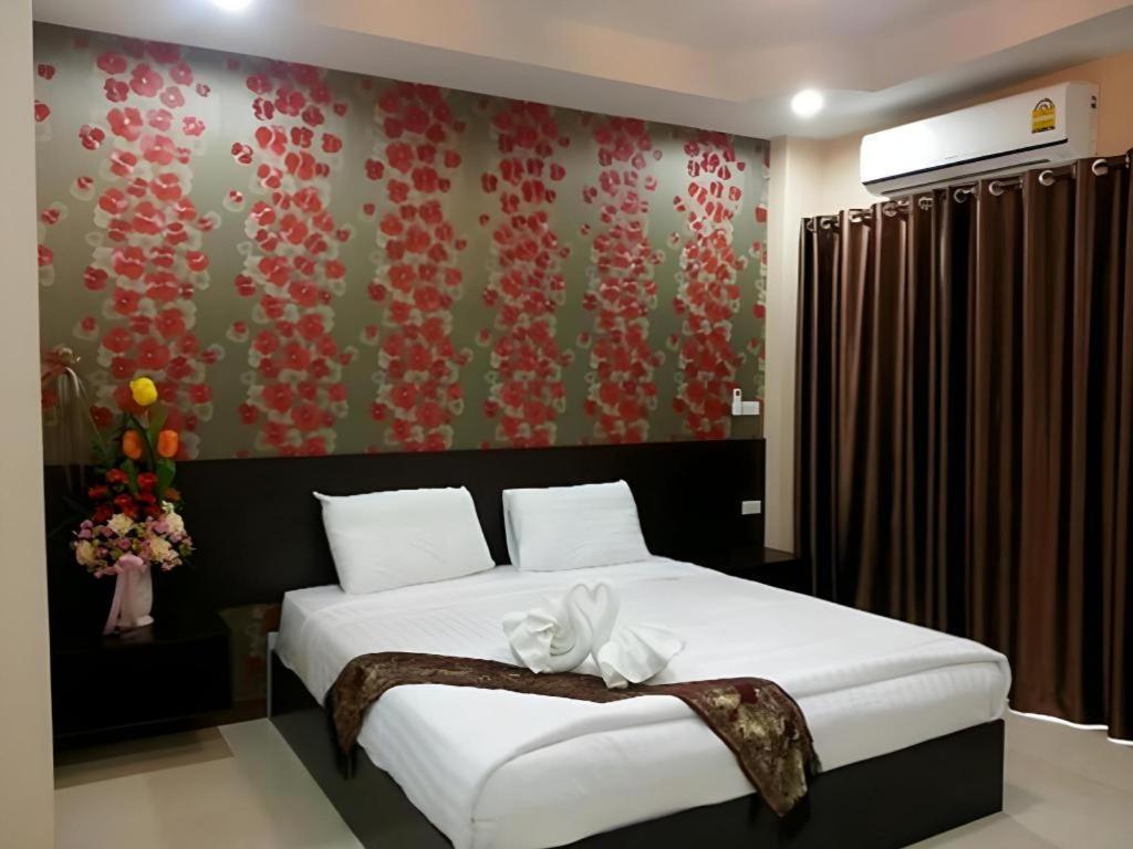 Le Parc Wangnang Hotel Phitsanulok Exterior photo