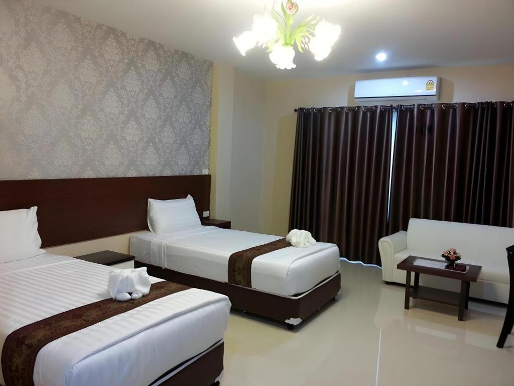 Le Parc Wangnang Hotel Phitsanulok Exterior photo
