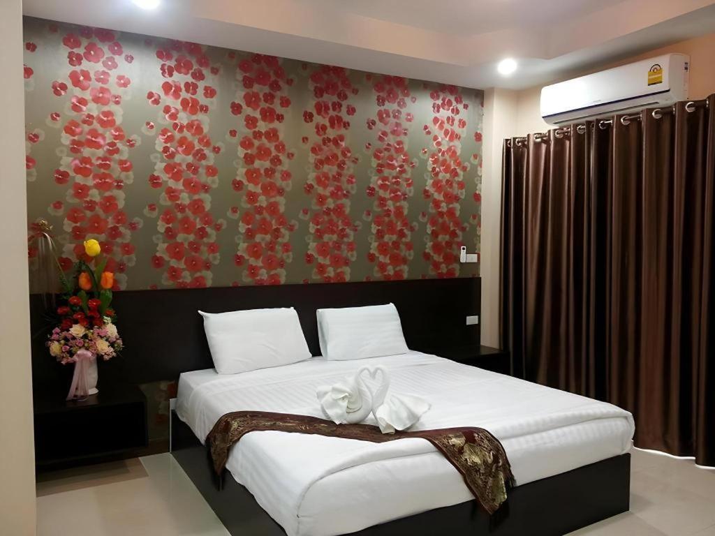 Le Parc Wangnang Hotel Phitsanulok Exterior photo